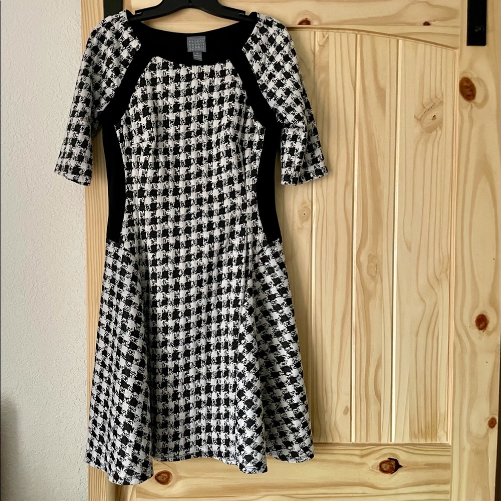 Black and white pattern dress